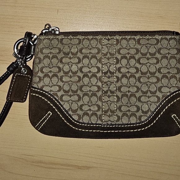 Coach wristlet in brown size 6x4 - Picture 4 of 6
